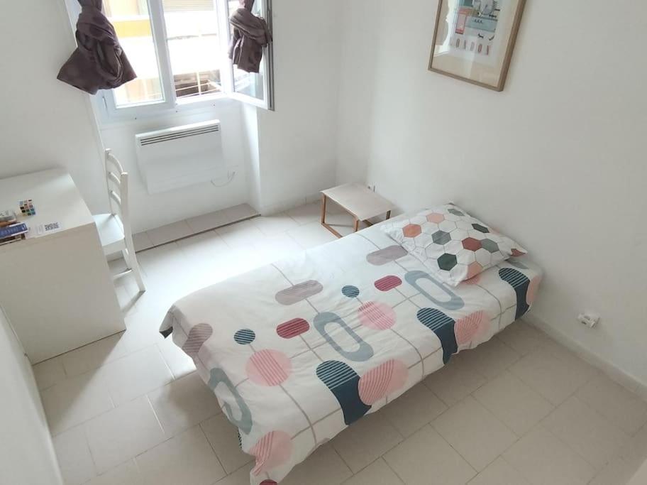 Private Room In Shared Apartment In The Center Of Ница Екстериор снимка